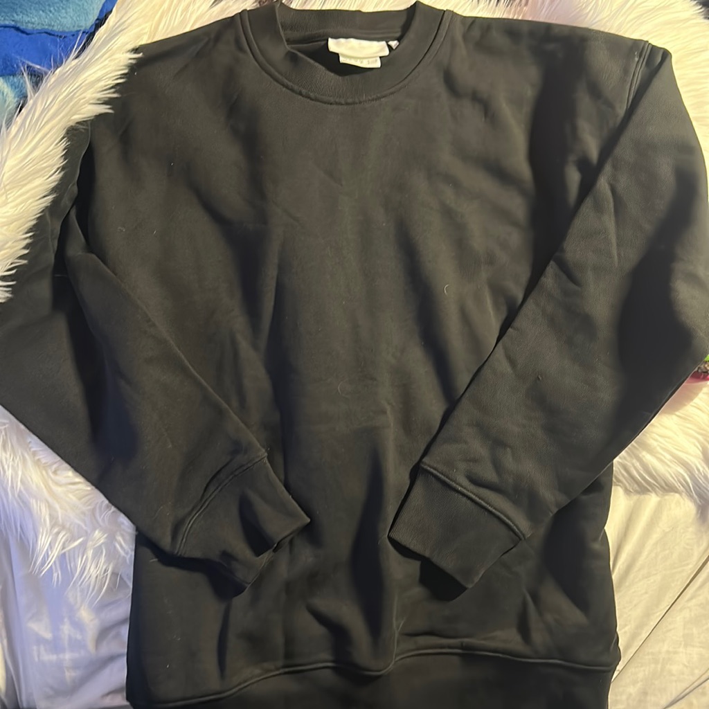 H&M Black Crewneck Sweatshirt